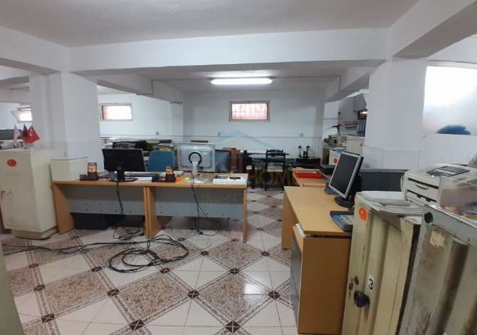 Ambient biznesi me qera 4+1 ne Tirane - 2,000 Euro