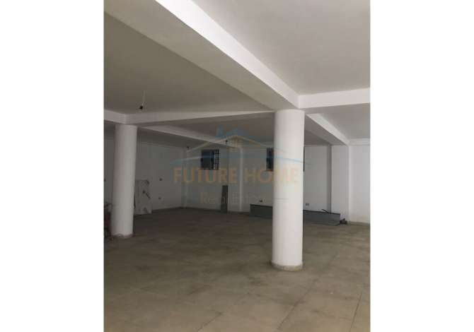 Magazinë-Bodrum me qira , Laprakë, Tiranë.