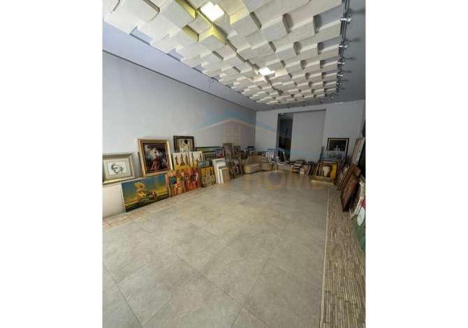 Business Property in Sale 3+1 in Tirana - 330,000 Euro