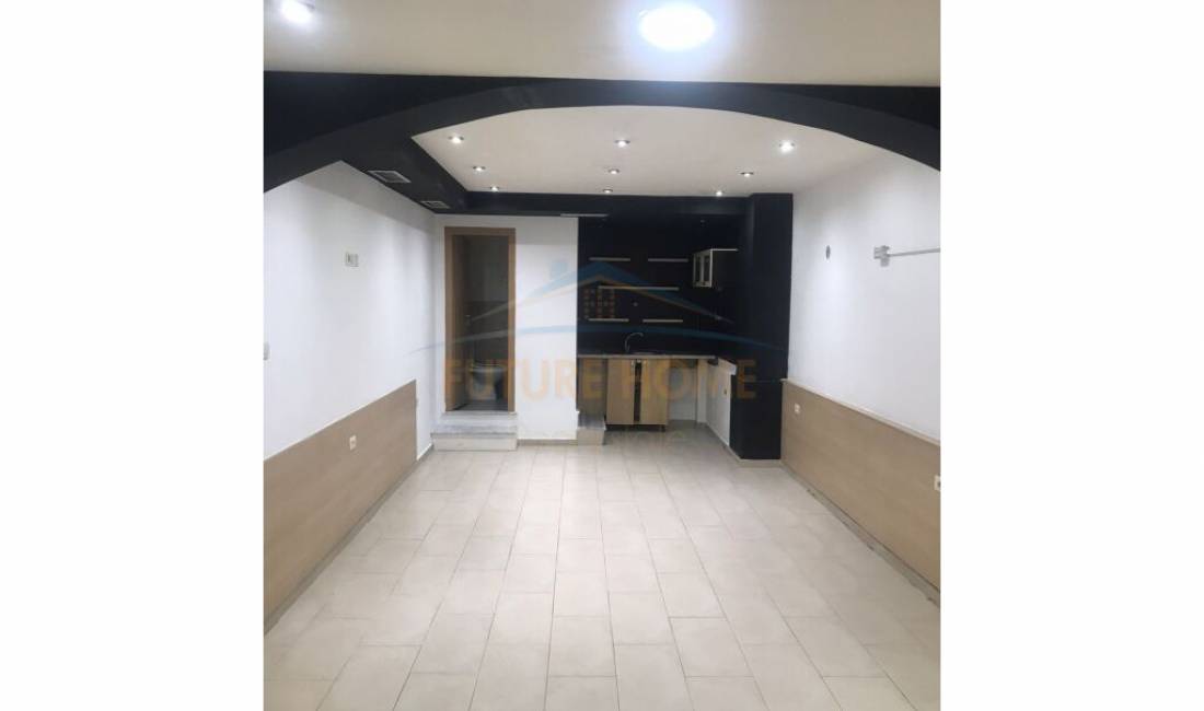 Ambjnet me qira ne Laprake