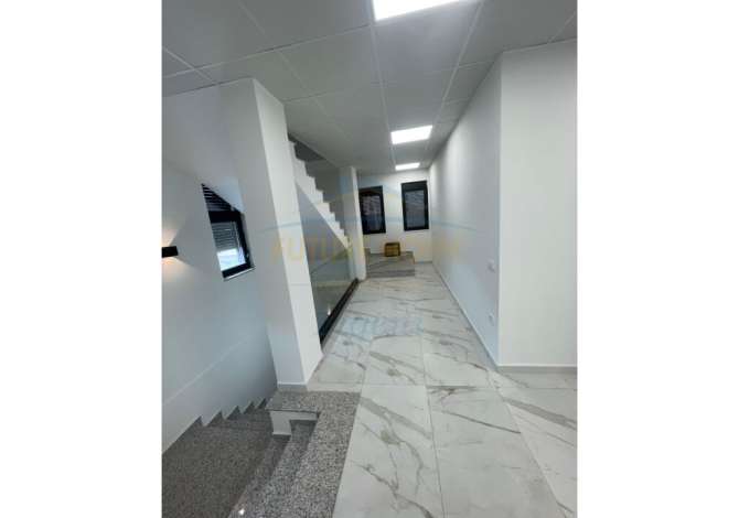  Ambient Biznesi per qira, Prane Terminalit, Teg, Tiranë.