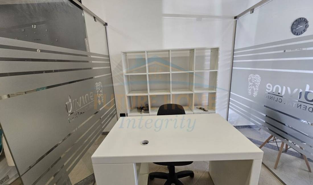 Per shitje ambjent biznesi, Rruga Ferit Xhajko