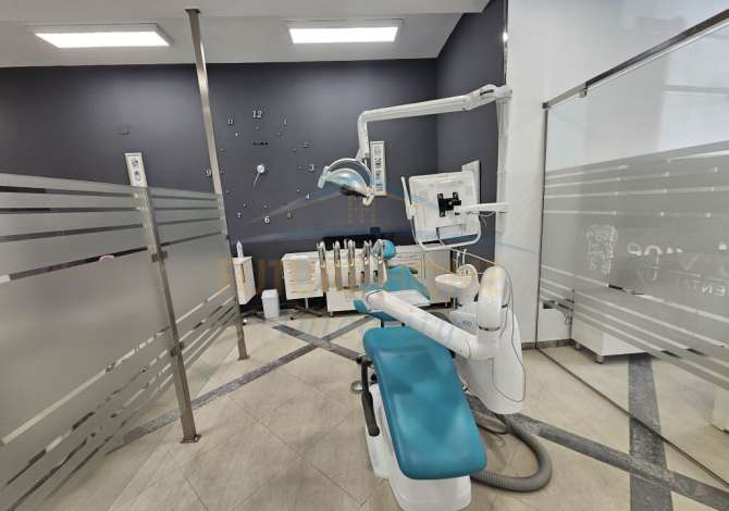 Per shitje ambjent biznesi, Rruga Ferit Xhajko