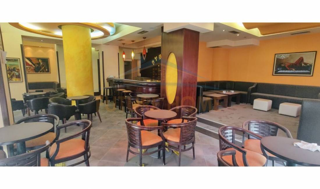 Ambjent biznesi, per shitje te Currila , Durres