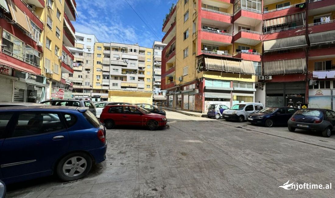 Ambjent biznesi ne shitje te Unaza e Re