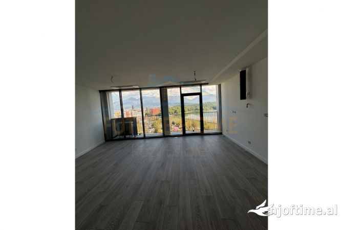 Business Property for Rent 3+1 in Tirana - 1,300 Euro
