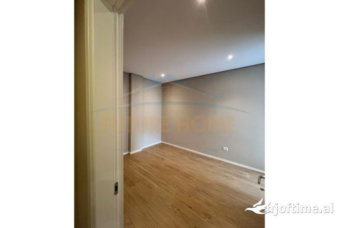 Apartament 2+1, per zyra me qira Rruga e Kavajes.