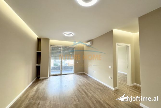 Ambiente Commerciale in Affitto 3+1 a Tirana - 600 Euro