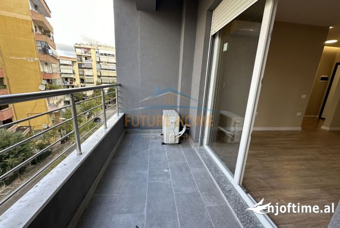 Ambiente Commerciale in Affitto 3+1 a Tirana - 600 Euro