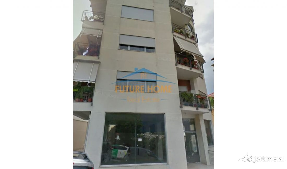 Shitet Ambient Biznesi tek Kodra e Diellit Tirane