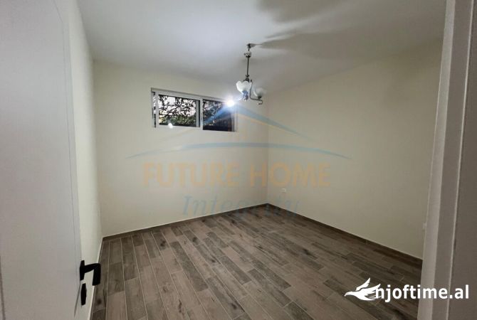 Ambiente Commerciale in Affitto 3+1 a Tirana - 700 Euro