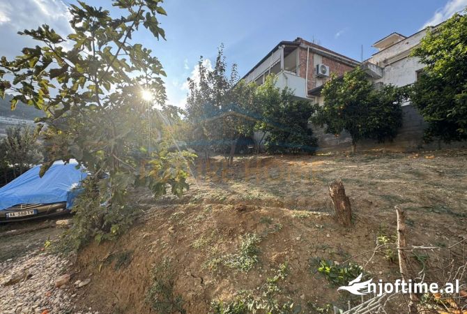 Toke per shitje ne Selite