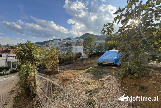 Toke per shitje ne Selite