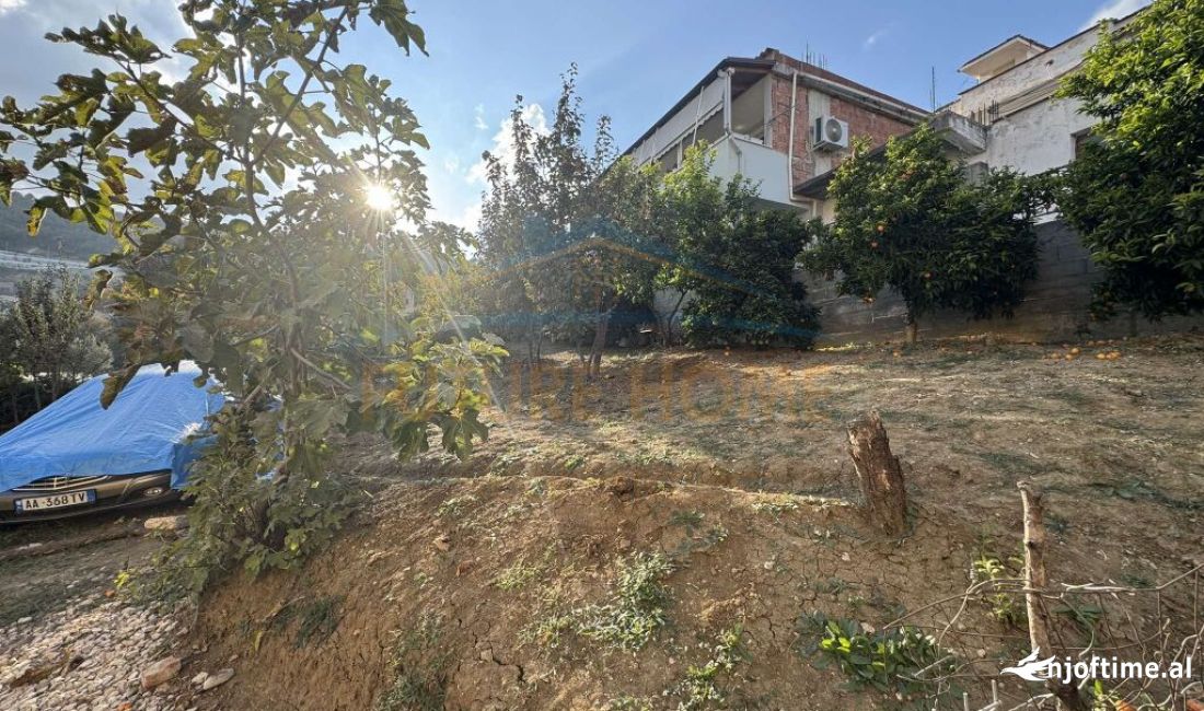 Toke per shitje ne Selite