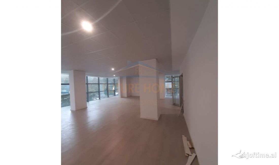 Njesi Biznesi, Rruga e Cipajve, Vlore.