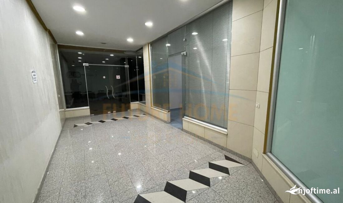 Ambient Biznesi +Post Parkimi ne shitje , Xhamllik,