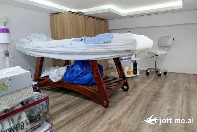 Ambient Biznesi, me qira Unaze te Re