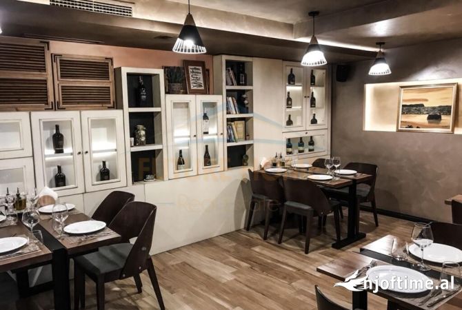 Ambiente Commerciale in Affitto 2+1 a Tirana - 2,000 Euro