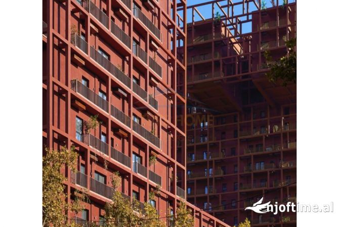 Ambiente Commerciale in Affitto 3+1 a Tirana - 2,500 Euro