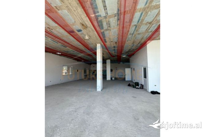 Business Property in Sale 4+1 in Tirana - 270,000 Euro