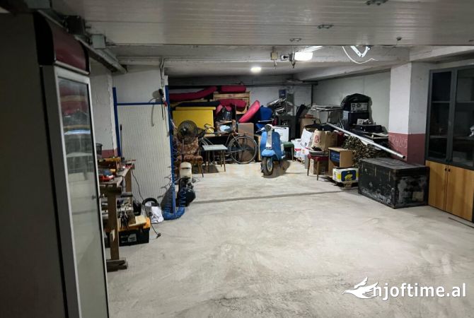 Business Property in Sale 4+1 in Tirana - 50,000 Euro