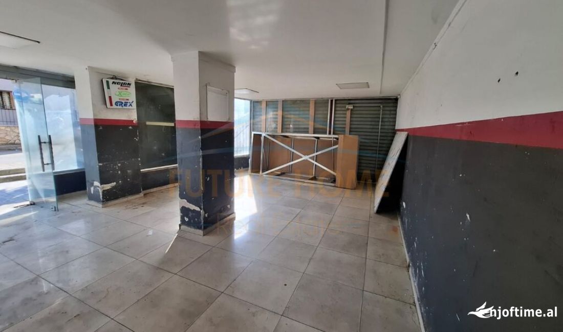 Shitet, Ambient Biznesi, Rruga Misto Mame