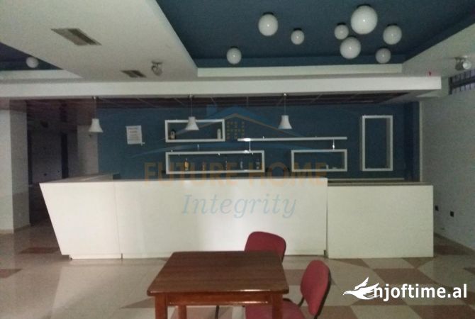 Ambient biznesi ne shitje 6+1 ne Lushnje - 250,000 Euro