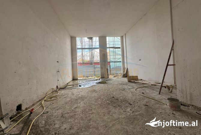 Ambient biznesi ne shitje 1+1 ne Tirane - 238,000 Euro