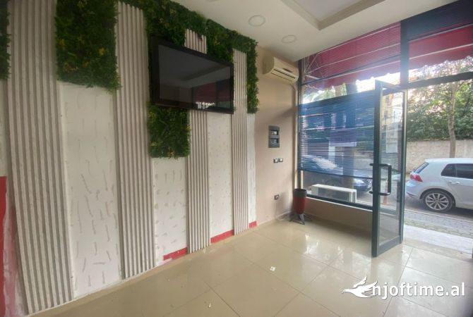 Ambient biznesi ne shitje 1+1 ne Tirane - 165,000 Euro