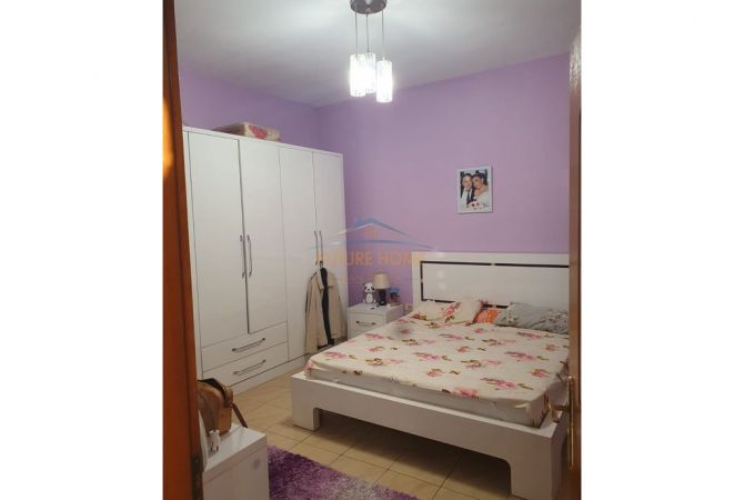 Shtepi private,  me qira Shkolla e Kuqe ,