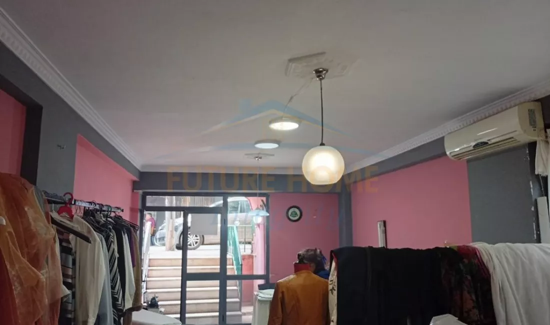 Shitet, Ambient Biznesi, Ministria e Jashtme,