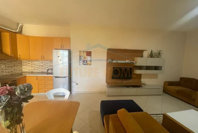 Shtepi ne shitje Apartament ne Tirane, 2+1, Mobilimi E mobiluar, Pagesa 260,000  Euro.