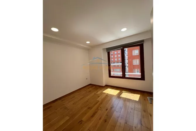 Business Property for Rent 3+1 in Tirana - 2,350 Euro