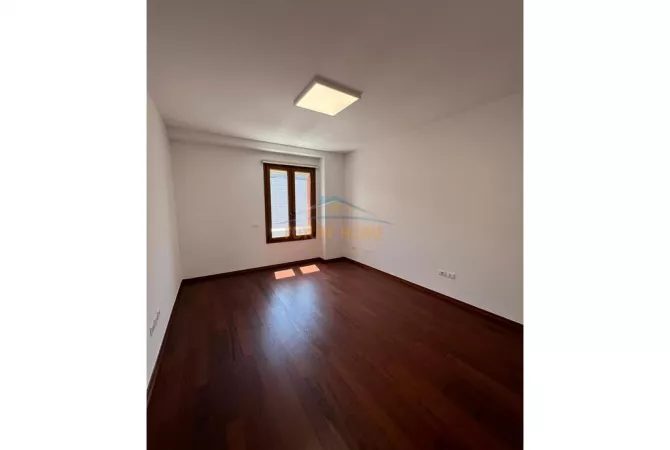 Business Property for Rent 3+1 in Tirana - 2,200 Euro