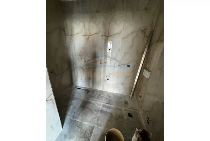 Shtepi ne shitje Apartament ne Tirane, 2+1, Mobilimi Bosh, pa mobiluar, Pagesa 320,000  Euro.