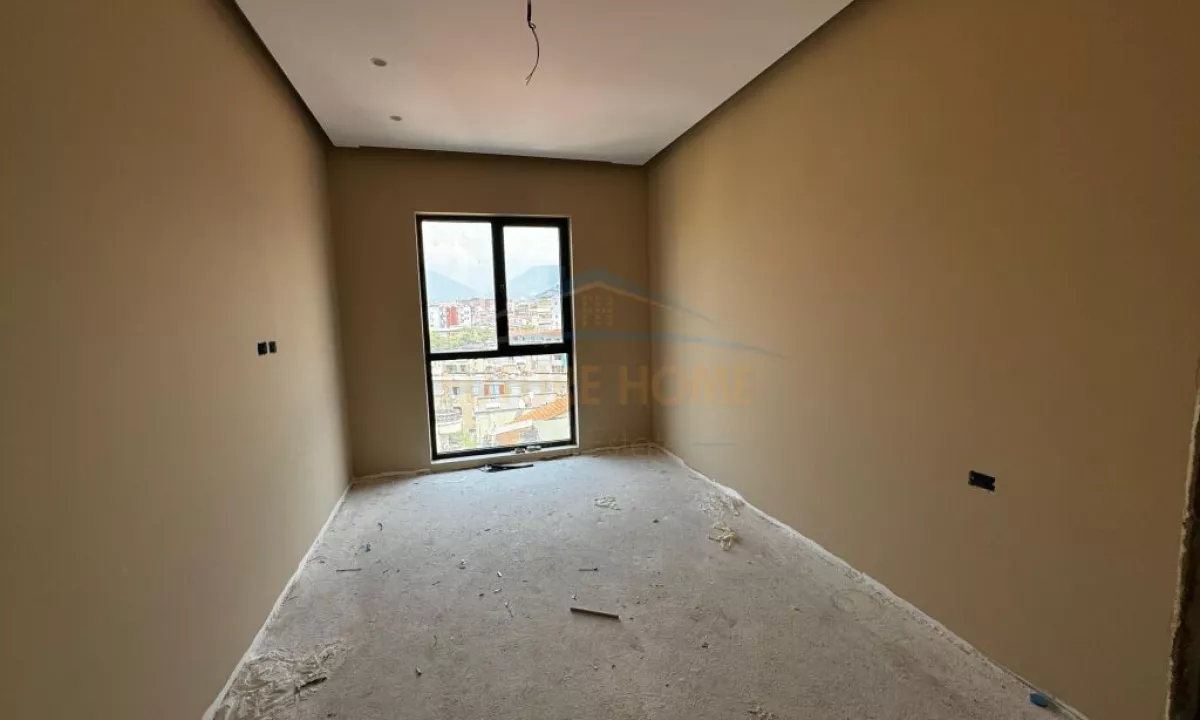 Shtepi ne shitje Apartament ne Tirane, 2+1, Mobilimi Bosh, pa mobiluar, Pagesa 320,000  Euro.