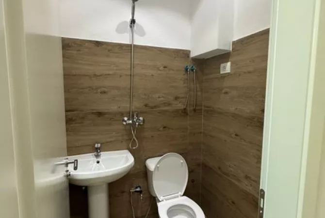 Business Property for Rent 3+1 in Tirana - 650 Euro