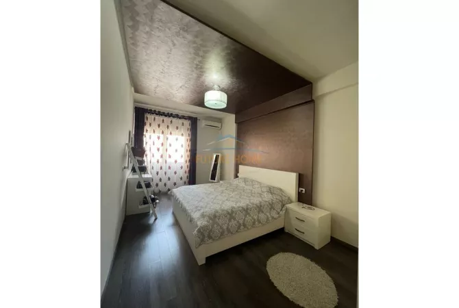 Shtepi ne shitje Apartament ne Tirane, 2+1, Mobilimi E mobiluar, Pagesa 317,500  Euro.