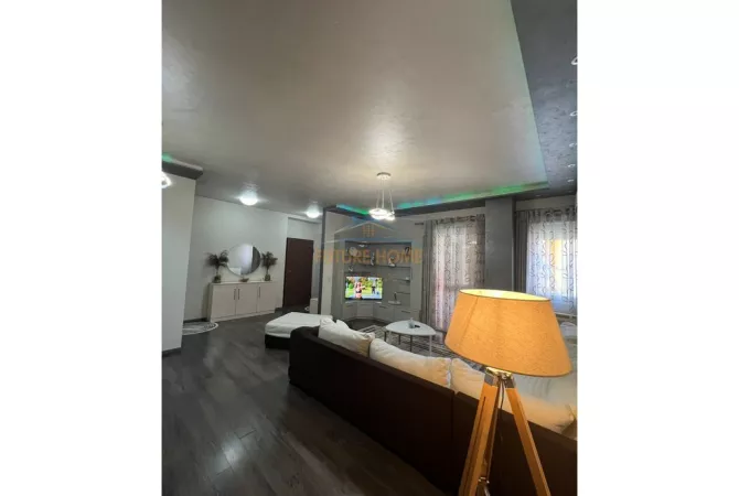 Shtepi ne shitje Apartament ne Tirane, 2+1, Mobilimi E mobiluar, Pagesa 317,500  Euro.