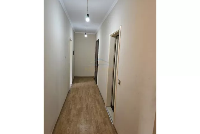 Business Property for Rent 3+1 in Tirana - 800 Euro
