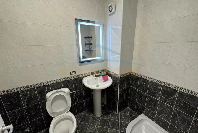 Shtepi ne shitje Apartament ne Tirane, 2+1, Mobilimi E mobiluar, Pagesa 119,000  Euro.