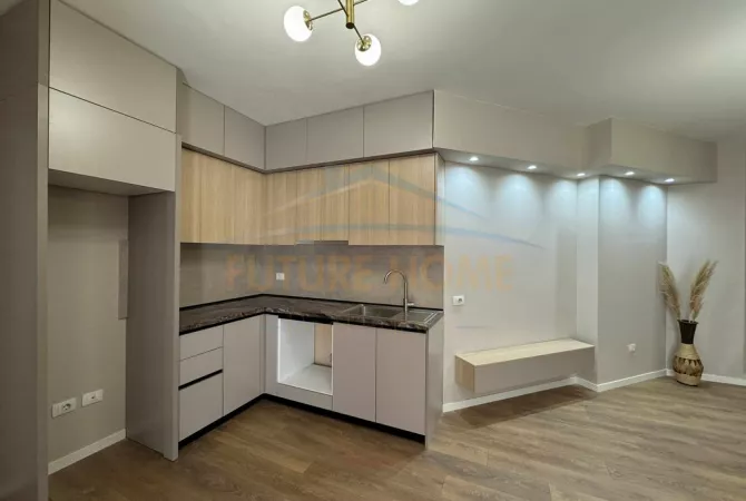 Shtepi ne shitje Apartament ne Tirane, 2+1, Mobilimi E mobiluar, Pagesa 119,000  Euro.