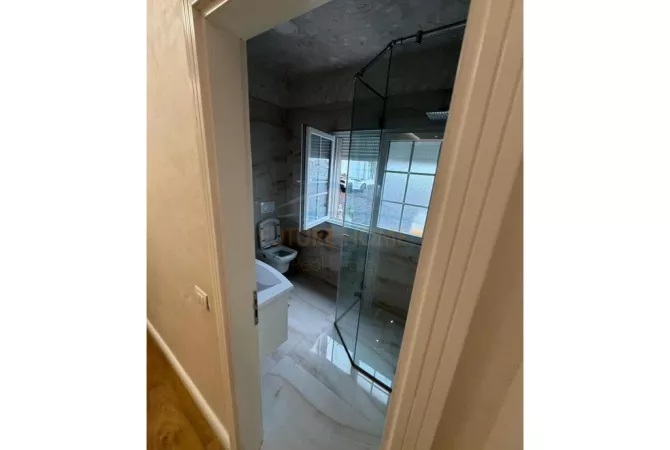 Qera, Apartament 3+1, Fresku