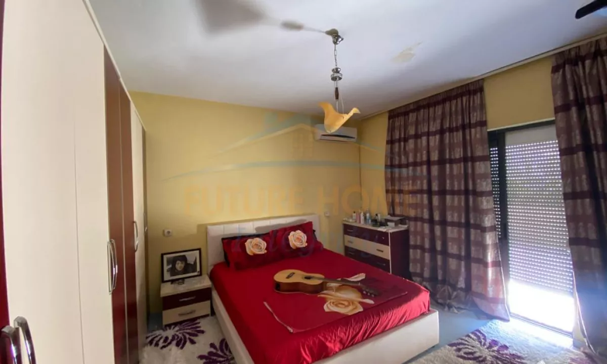 Shtepi me qera Shtepi Private ne Tirane, 3+1, Mobilimi E mobiluar, Pagesa 1,500  Euro.