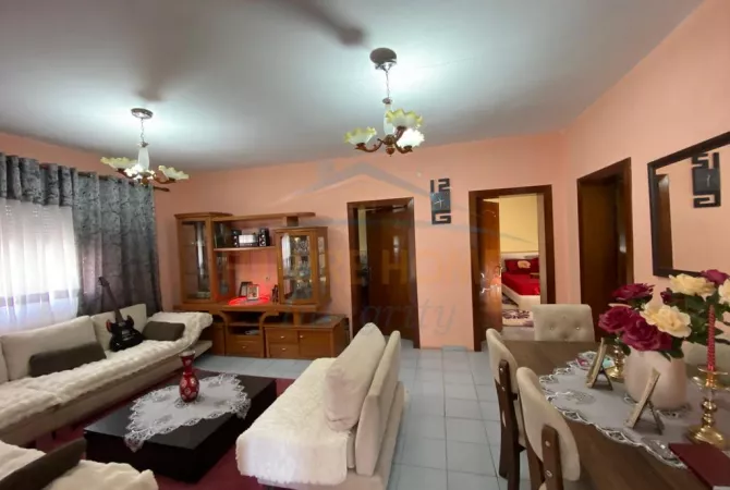 Shtepi me qera Shtepi Private ne Tirane, 3+1, Mobilimi E mobiluar, Pagesa 1,500  Euro.