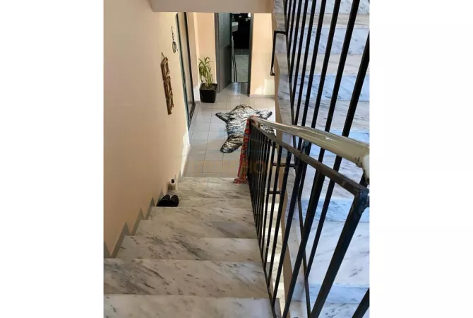 Shtepi me qera Shtepi Private ne Tirane, 3+1, Mobilimi E mobiluar, Pagesa 1,500  Euro.