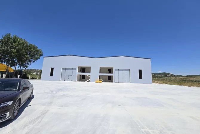 Ambient biznesi ne shitje 4+1 ne Durres - 1,300,000 Euro