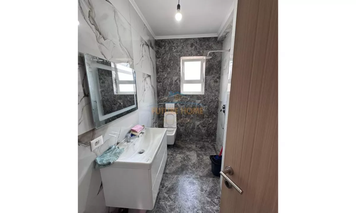 Shtepi ne shitje Apartament ne Tirane, 2+1, Mobilimi E mobiluar, Pagesa 147,000  Euro.