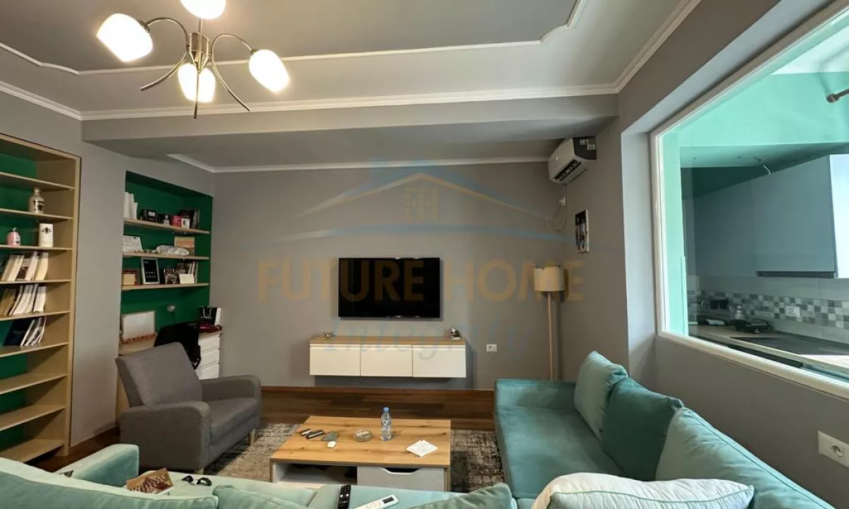 Shtepi ne shitje Vila Luksoze ne Tirane, 4+1, Mobilimi E mobiluar, Pagesa 500,000  Euro.