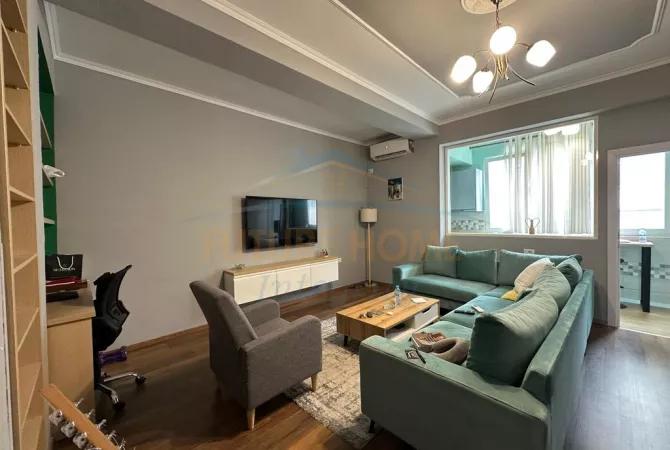 Shtepi ne shitje Vila Luksoze ne Tirane, 4+1, Mobilimi E mobiluar, Pagesa 500,000  Euro.